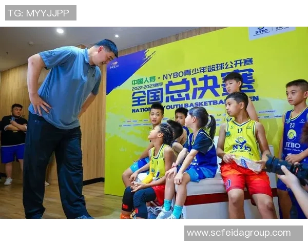 姚明携手纽约广告展现篮球魅力引发全球关注与热议