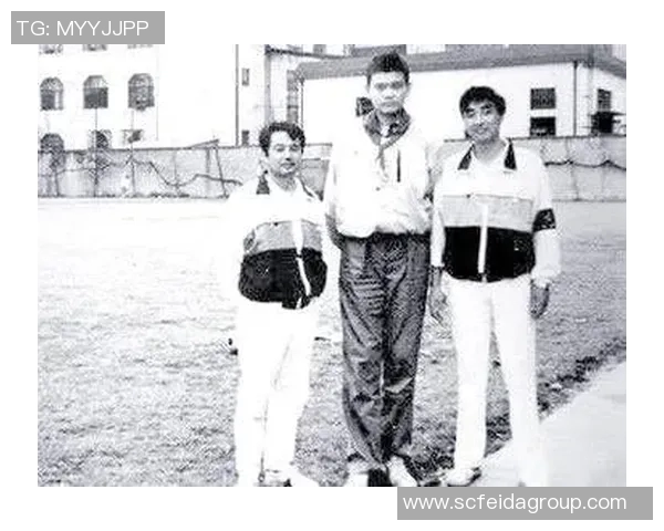 姚明退役后转型之路:从篮球巨星到体育事业的领军人物 姚明退役后转型之路:从篮球巨星到体育事业的领军人物