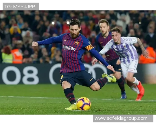 足球明星精彩瞬间回顾及其在赛场上的英文介绍 足球明星精彩瞬间回顾及其在赛场上的英文介绍